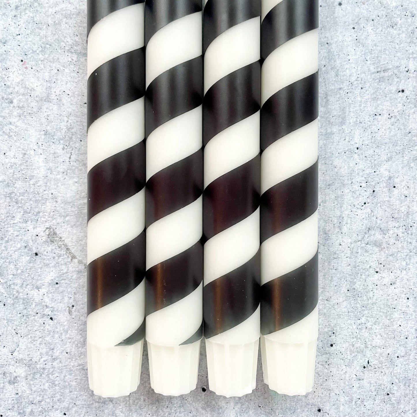 Dip Dye Kerzen schwarz-weiß | gestreifte Kerze Swirl | 4er Set