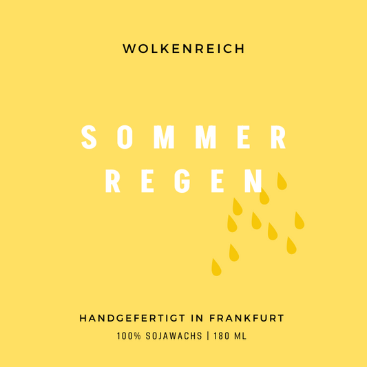 Etikett Sommerregen Duftkerze aus Sojawachs – handgemacht, vegan, frisch und erdig wie Sommerregen