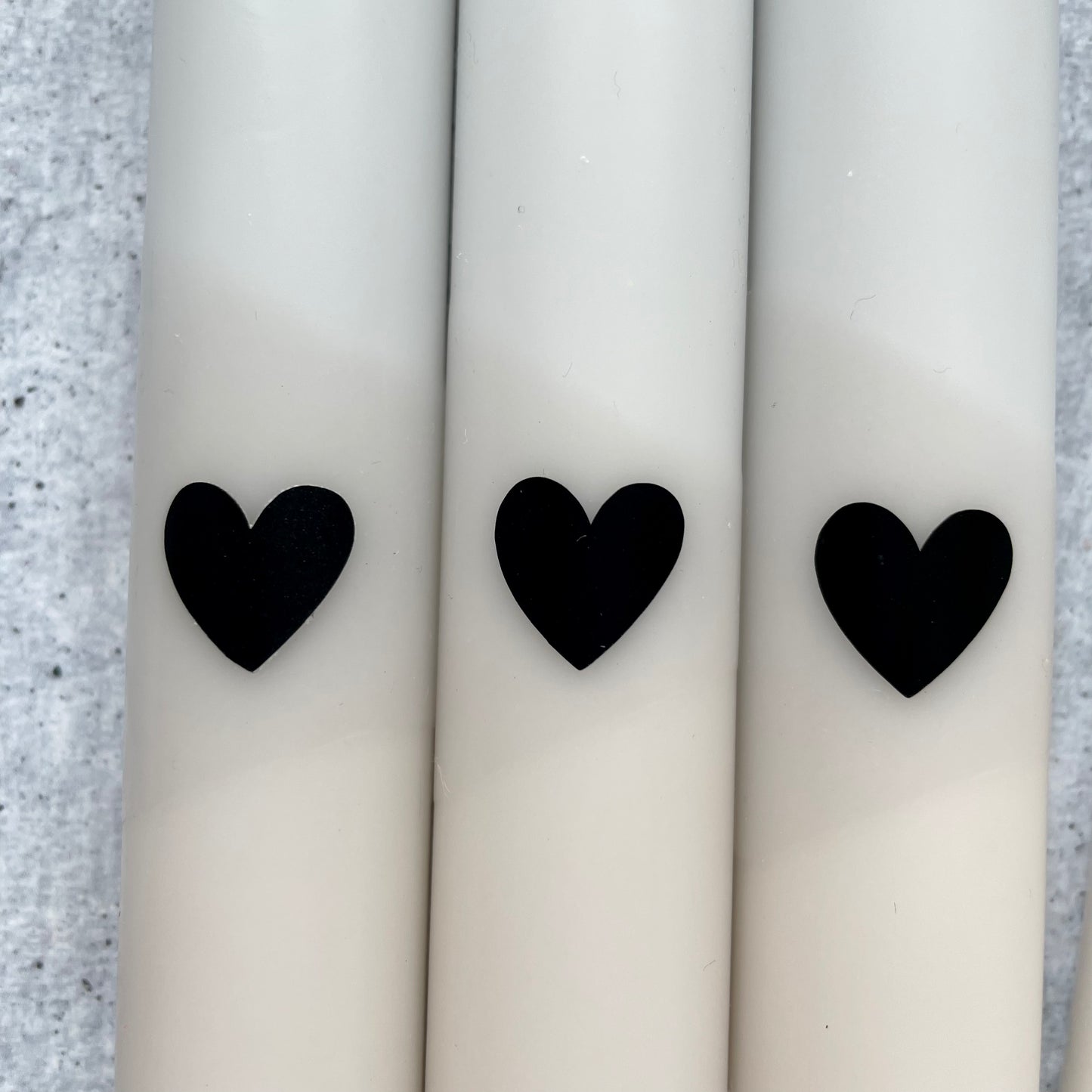 Eulenschnitt x Wolkenreich | Dip Dye Kerzen | Herz beige-grau | 4er Set