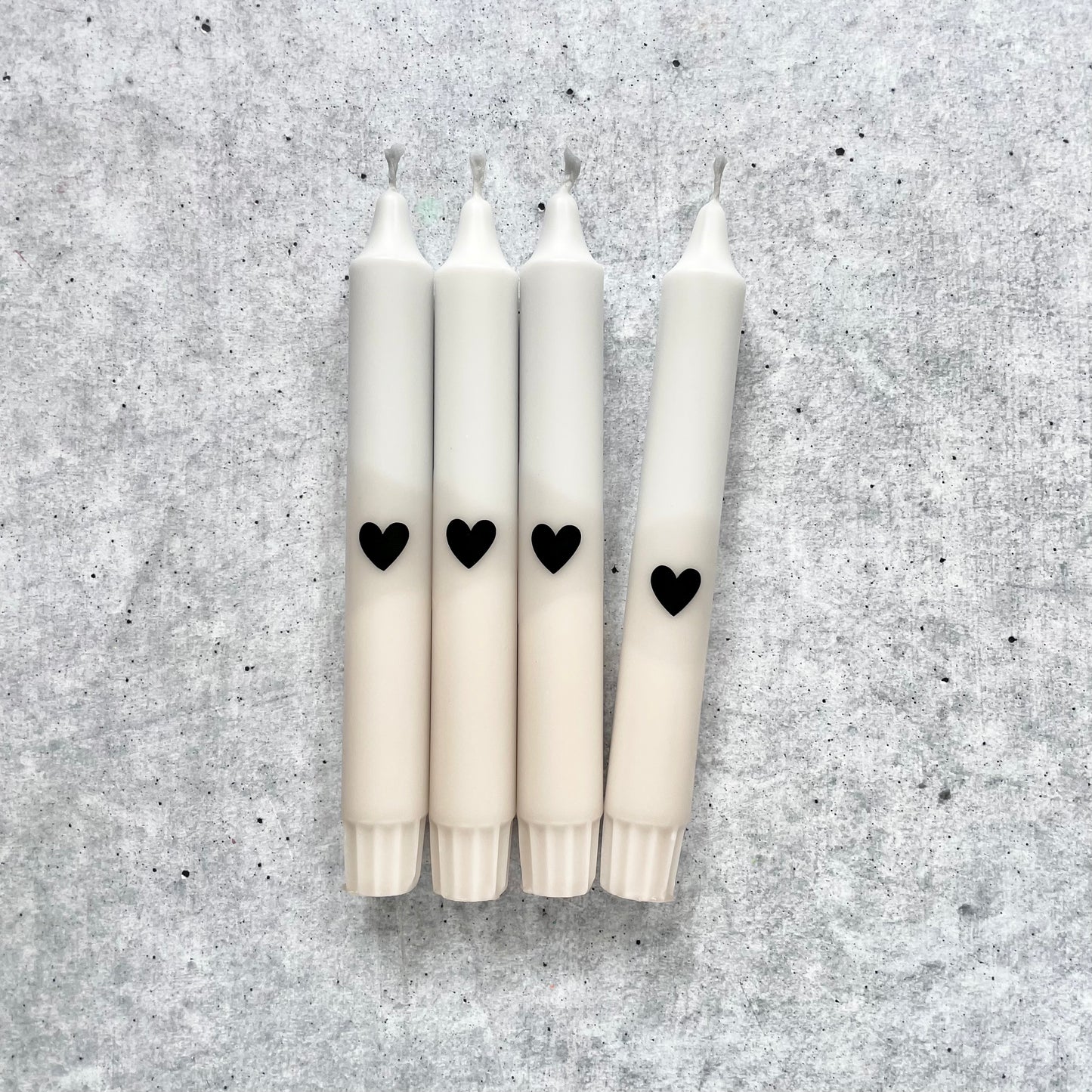 Eulenschnitt x Wolkenreich | Dip Dye Kerzen | Herz beige-grau | 4er Set