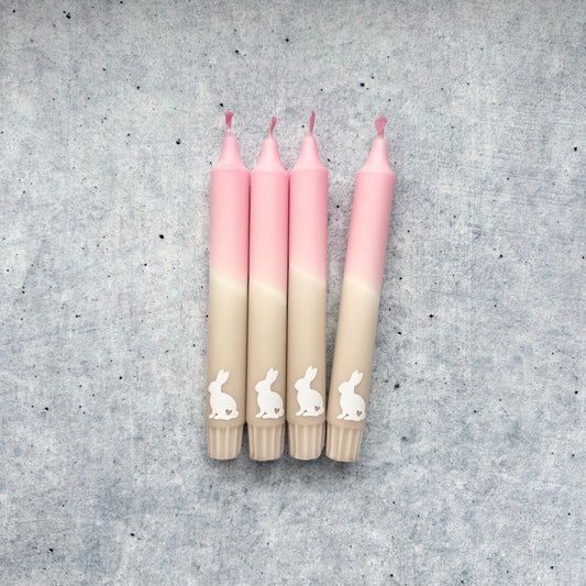 Elegante Osterkerze in Beige-Rosa als frühlingshafte Osterdeko