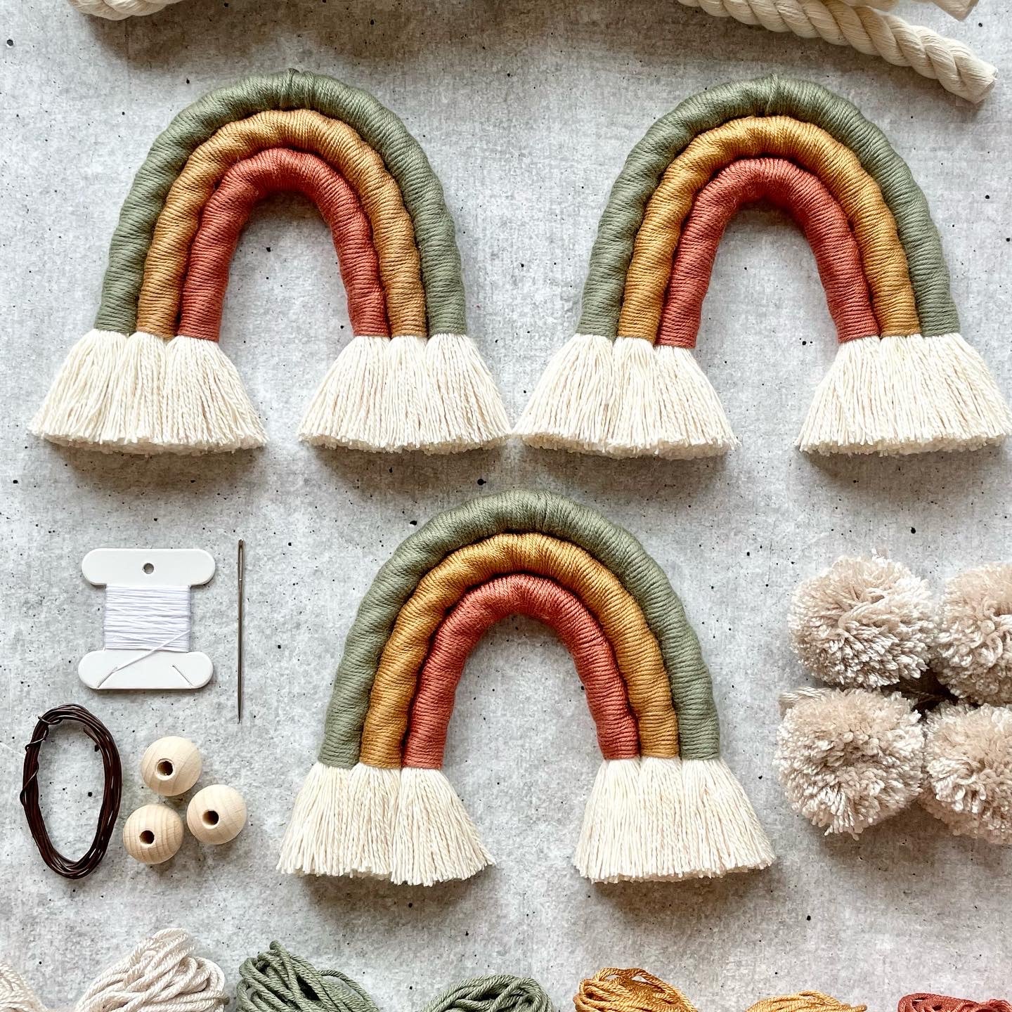 pdf Bastelanleitung | Makramee Regenbogengirlande | Online Produkt