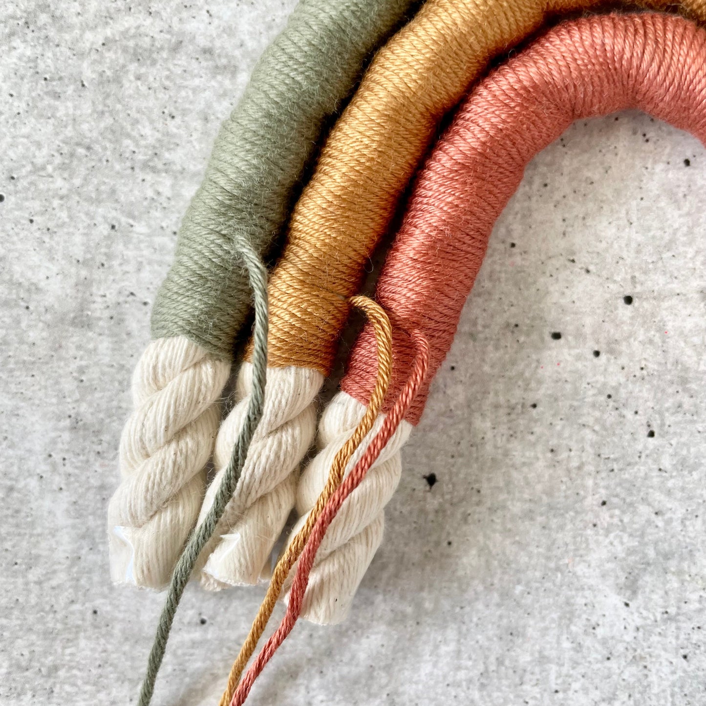 DIY Kit Makramee Boho Regenbogen-Girlande