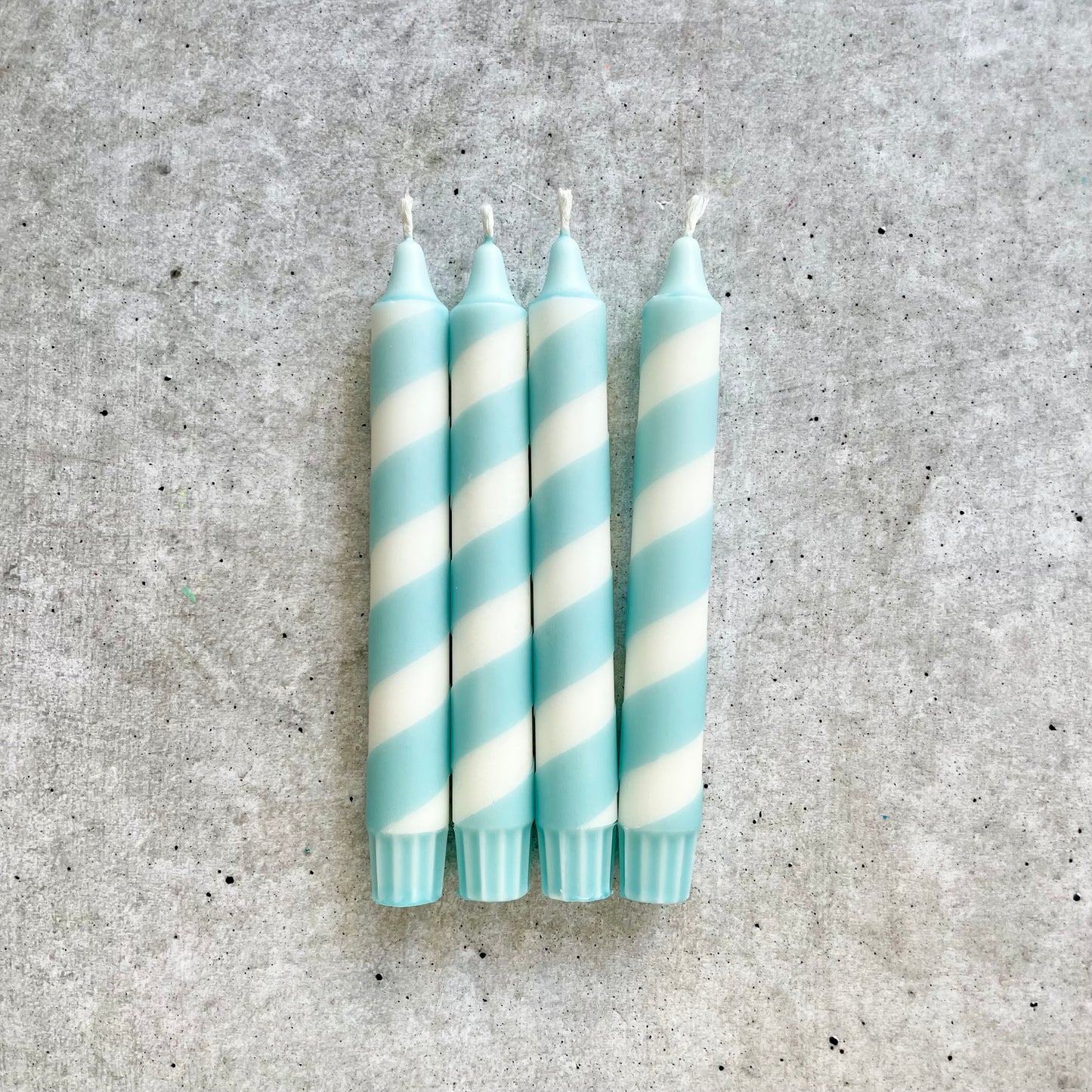 Dip Dye Kerzen | Swirl hellblau | 4er Set