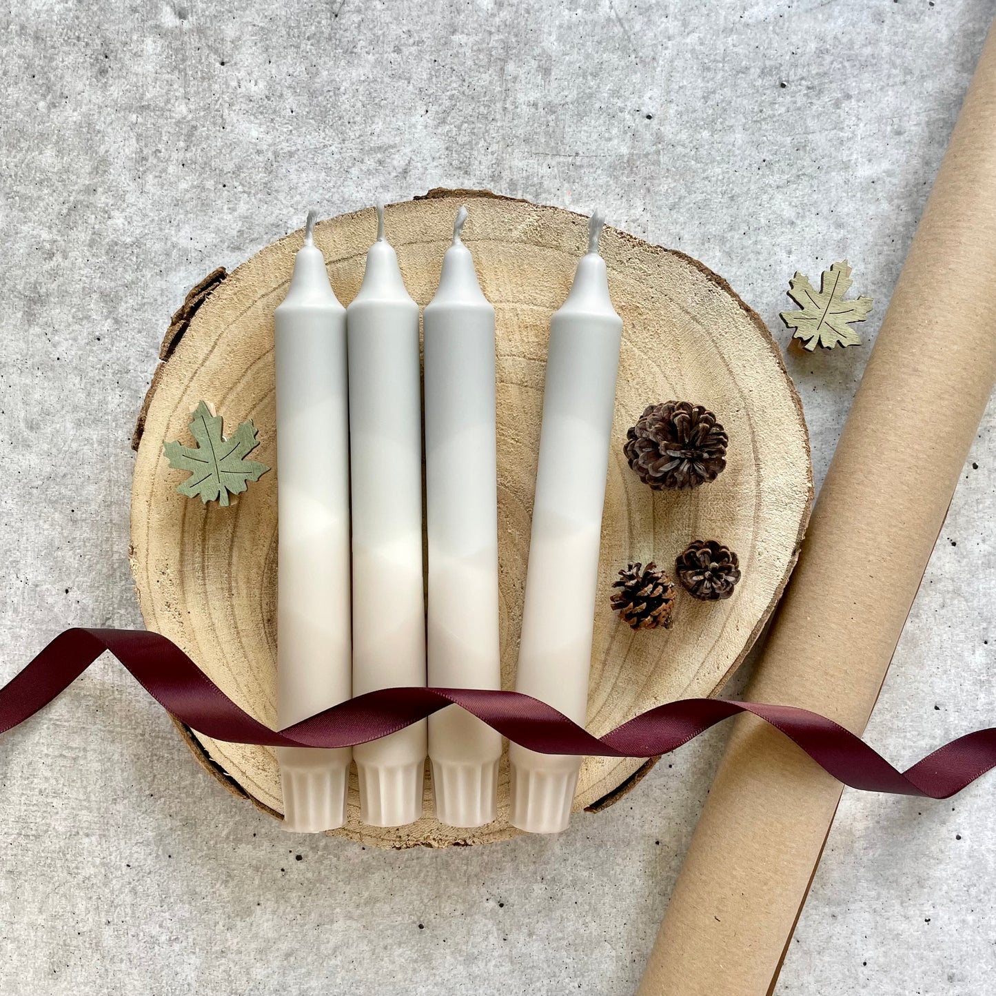 Dip Dye Kerzen in Beige und Grau im 4er Set – handgemachte Stabkerzen