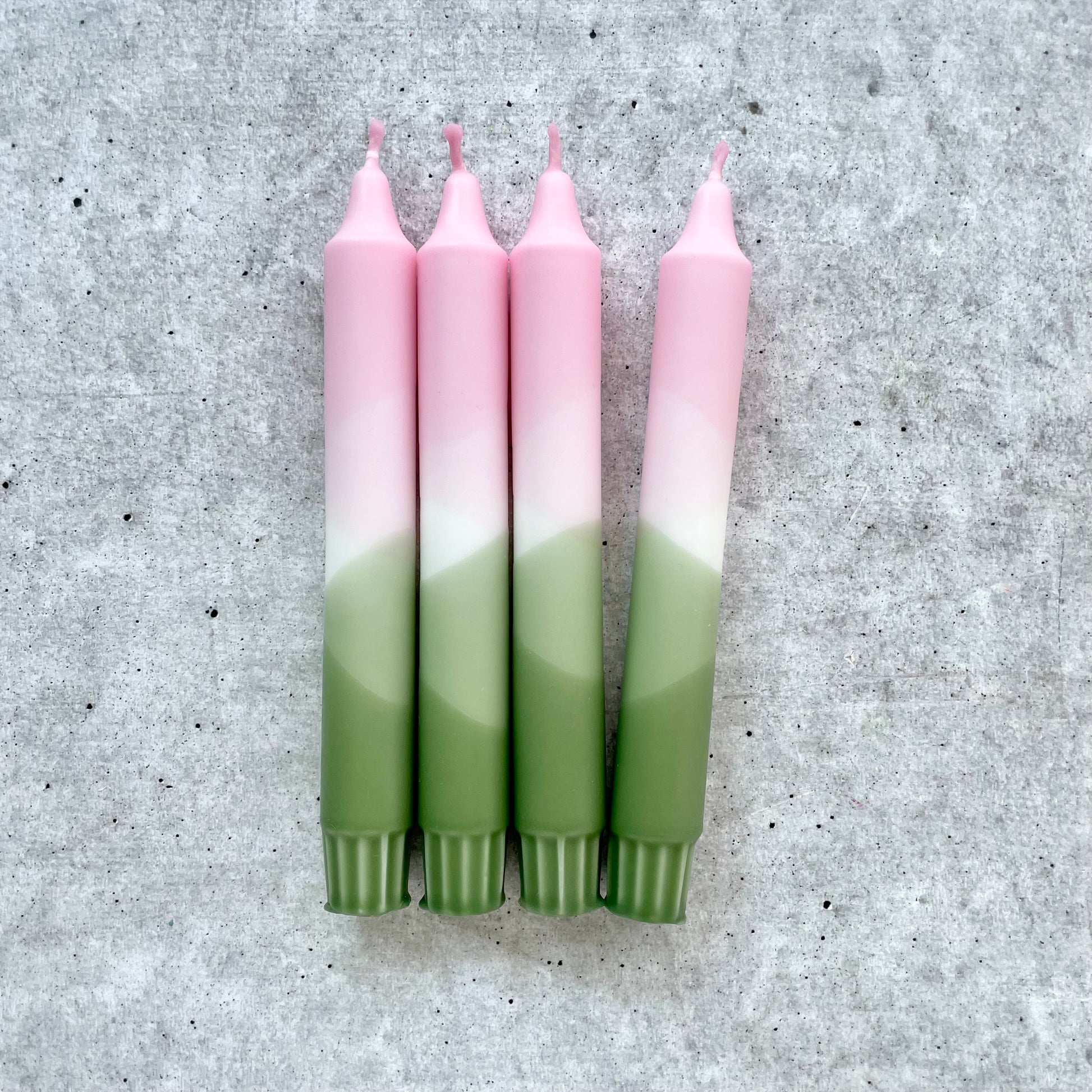 Dip Dye Kerzen in Olive und Rosa im 4er Set – handgemachte Stabkerzen